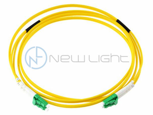 Yeşil LC APC SM G657A2 Fiber Kablo 9/125um İç mekan Optik Fiber Patch Kablosu